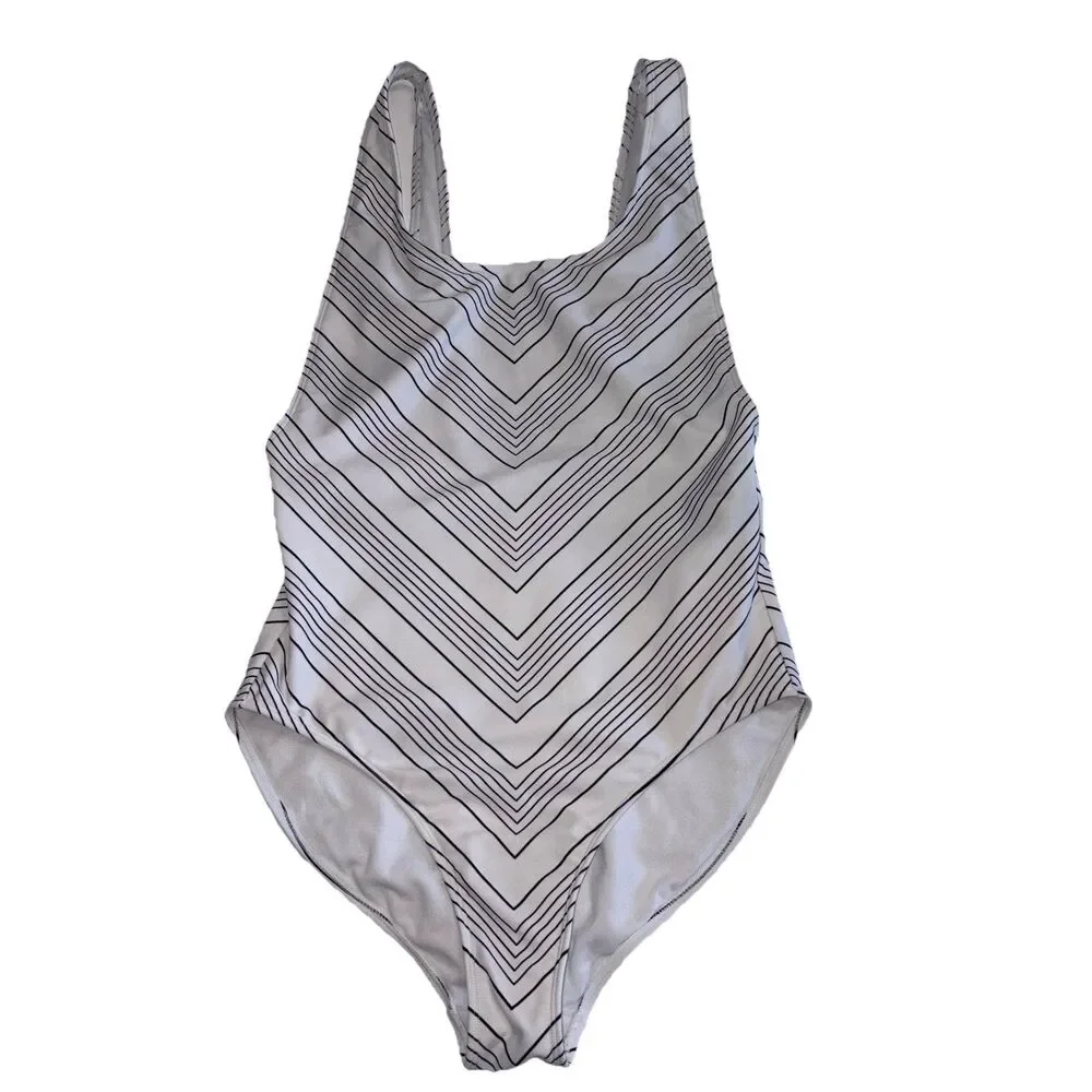 Athleta Chevron High Leg One Piece Swimsuit Size 34D/DD Black & White Stripe